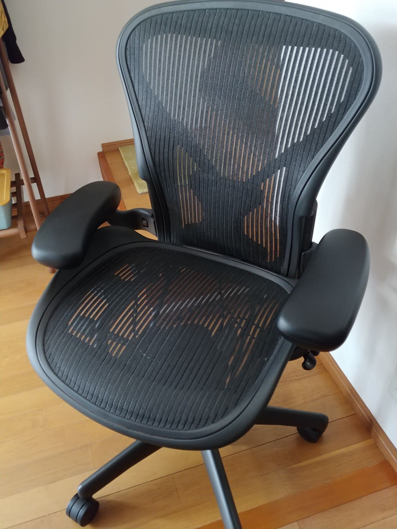 アーロンチェア メンテナンス済 社外品ヘッドレスト付き - 椅子